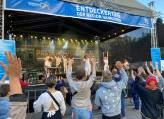 Entdeckertag 2022: Ausgelassene Stimmung und spannende Entdeckungen Passepartout auf der Regionsbühne