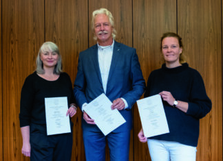 Wechsel an Langenhagens Verwaltungsspitze am 1. Oktober 2022 Wechsel an Langenhagens Verwaltungsspitze am 1. Oktober 2022 Urkunden an Isabella Gifhorn, Eva Bender und Carsten Hettwer wurden am 26. September überreicht