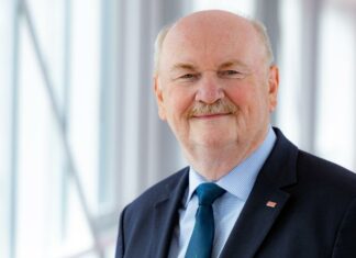 Professor Manns für sein Lebenswerk geehrt Professor Dr. Michael Manns