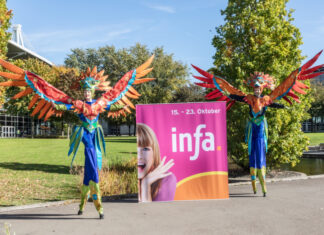 infa eröffnet mit Kreativ-Messe, Oldtimern und Trommelwirbel Infa 2022