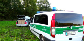 "Verfolgungsfahrt endet auf dem Acker" - Zoll Hannover beendet Zigarettenschmuggel