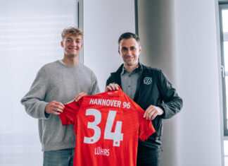 Talent aus der 96-Akademie: Yannik Lührs unterschreibt ersten Profivertrag Talent aus der 96-Akademie: Yannik Lührs unterschreibt ersten Profivertrag.