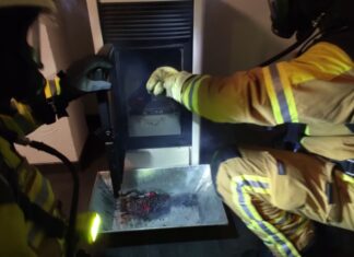 Pellets geraten in Brand Feuerwehreinsatz brennender Pelletofen