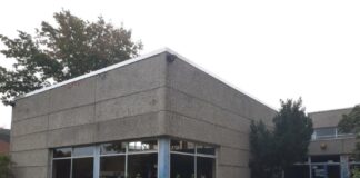 Die Verwaltung reaktiviert die Gymnastikhalle am Schulzentrum Langenhagen und richtet in dieser übergangsweise einen Sitzungsraum ein.