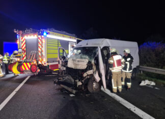 Verkehrsunfall mit eingeklemmter Person Autobahn A2 Eingeklemmte Person musste durch die Feuerwehr befreit werden.