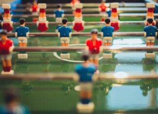 Region Hannover bei Ausbildungsmesse „Karriere-Kick“ vertreten Tischfußball