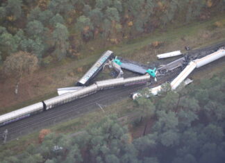 Schwerer Bahnbetriebsunfall bei Leiferde Luftaufnahme Unfallort