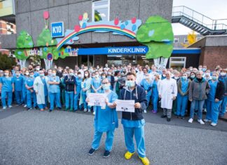 Beschäftige der MHH-Kinderklinik protestieren gegen Unterfinanzierung Protest MHH-Kinderklinik