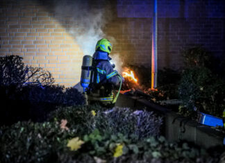 Zwei brennende Keller in der Buchnerstraße Kellerbrand