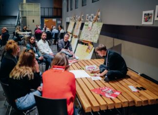 „Egal, weiter?” – XXL-Bildinstallation auf dem Goseriedeplatz fragt: Was sind uns öffentliche Orte wert? Ideenlabor