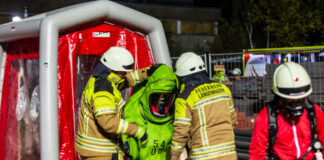Feuerwehr Gefahrguteinsatz - Dekontamination