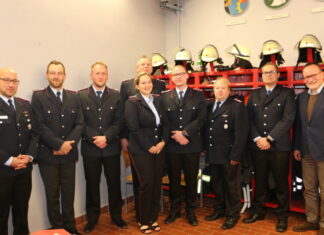 Jahresdienstversammlung der Ortsfeuerwehr Schloß Ricklingen Jahresdienstversammlung der Ortsfeuerwehr Schloß Ricklingen