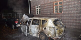 In Brand gesteckter PKW