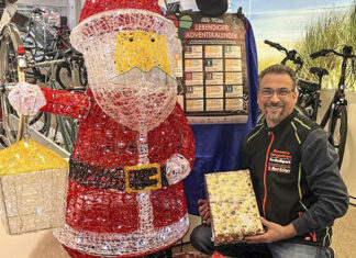 Lebendiger Adventskalender bei Zweirad-Krüger in Kooperation mit dem ADFC Langenhagen Stefan Hecht von Zweirad-Krüger freut sich auf auf zahlreiche Besucher.