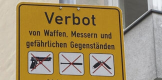 Beispielfoto eines Schildes zur Kennzeichnung der Waffenverbotszone