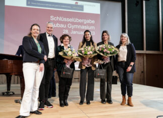 Mehr als 1000 Gäste feierten die Schlüsselübergabe für das neue Gymnasium Langenhagen Schlüsselübergabe-Gymnasium Langenhagen