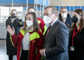 Pistorius besucht Erstaufnahmeeinrichtung auf Messegelände Hannover Pistorius besucht Erstaufnahmeeinrichtung