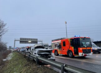 Massenunfall auf der A7 bei Anderten Massenunfall auf der BAB 7