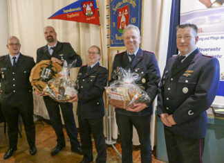 Jahreshauptversammlung der Ortsfeuerwehr Engelbostel vo.li.: Florian Kahle, Thomas Henrik Voegler, Robert Heidrich, Lars Seidel, Thomas Jathe.