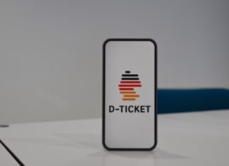 Region Hannover passt Zuschüsse für Deutschlandticket an Symbolbild: Deutschlandticket