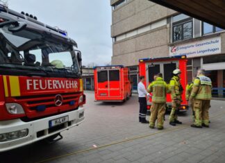 Reizgas an der IGS Langenhagen Vermutlich wurde In der IGS Langenhagen Reizgas versprüht. Vier Schüler leicht verletzt.