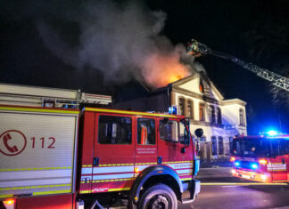 Langenhagen: Dachstuhlbrand Am Pferdemarkt Feuerwehreinsatz