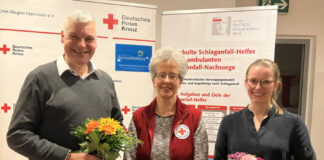 Kooperation Langenhagen: Martin Rust (Mitte), DRK-Ortsvereinsvorsitzende Langenhagen/ Präsidentin DRK-Region Hannover e. V., freut sich auf die Zusammenarbeit mit Bürgermeister Mirko Heuer (links) und Frederike Prisett (rechts) von der Stiftung Deutsche Schlaganfall-Hilfe