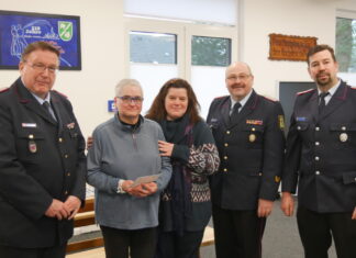 2.500 Euro aus Sozialfond des Landesfeuerwehrverbandes Niedersachsen für Witwe eines verstorbenen Feuerwehrmannes 2.500 Euro aus Sozialfond des Landesfeuerwehrverbandes Niedersachsen für Witwe eines verstorbenen Feuerwehrmannes