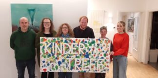 Auf dem Bild sind die vier Kooperationspartner zu sehen (von links nach rechts): Alexander Pischel/MAJA Lebenshilfe Langenhagen - Wedemark, Annika Kruse/Emmausgemeinde, Petra Voigt/win e.V., Martin Hein/Jugendtreff Wiesenau Stadt Langenhagen, Anette Körner /Quartiersmanagement win e.V und Christina Kahle/MAJA Lebenshilfe Langenhagen-Wedemark.