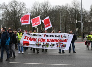 Großer Erfolg beim landesweiten Warnstreiktag Großer Erfolg beim landesweiten Warnstreiktag: Rund 14 000 Beschäftigte waren am Dienstag in Niedersachsen auf den Straßen