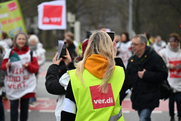 Großer Erfolg beim landesweiten Warnstreiktag: Rund 14 000 Beschäftigte waren am Dienstag in Niedersachsen auf den Straßen