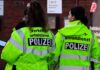 Verkehrsunfalldienst der Polizei bei der Unfallaufnahme.