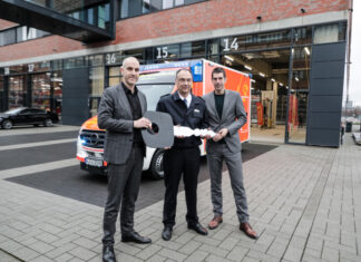 Erster elektrischer Rettungswagen der Feuerwehr Hannover in Dienst gestellt Erster elektrisch angetriebenen RTW in Dienst gestellt.