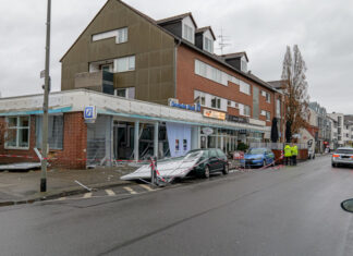 Geldautomat in Hannover-Kirchrode gesprengt Geldautomatensprengung am Großen Hillen in Hannover