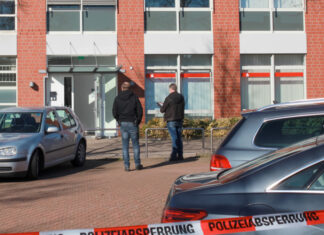 Zeugenaufruf: Schwere räuberische Erpressung in Geldinstitut in Garbsen-Mitte Schwere räuberische Erpressung in Geldinstitut in Garbsen-Mitte