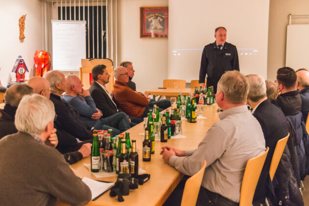 Lions Club Langenhagen besucht Freiwillige Feuerwehr Langenhagen