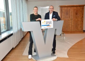 Prominente Unterstützung für die Sterne des Sports 2023 Schirmherrin Merle Frohms und Volksbank-Chef Jürgen Wache freuen sich auf viele Bewerbungen für die Sterne des Sports.