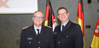 Regionsbrandmeister Karl-Heinz Mensing (links) mit seinem zukünftigen Stellvertreter, Lars-Robert Schwieger.