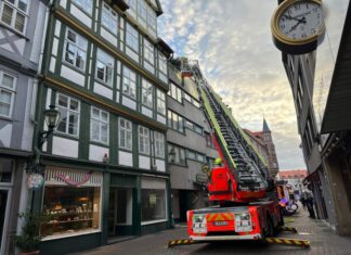 Wohnungsbrand in der Altstadt von Hannover Feuerwehreinsatz in Hannovers Altstadt - Wohnungsbrand
