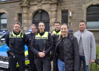 Polizeidirektion Hannover präsentiert die zweite Generation Instacops Neue und ehemalige Instacops der PD Hannover - v.l.: Petermax Bartelt, Elena Korn, Zoé Vaßmer, Marius Beernink, Alena Mehwald, Sylvan Bormann.