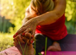 Entspannt und fit in den Frühling mit der vhs Langenhagen Themenfoto: Yoga