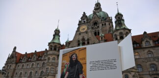 Neues Rathaus und Trammplatz: Foto- und Videoausstellung „w*im hannover faces & friends.“