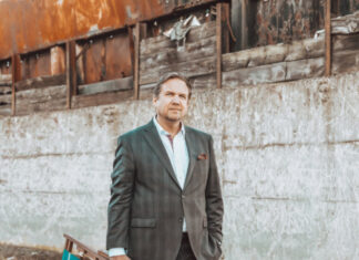 MATTHIAS BRODOWY mit seinem neuen Programm „Klappstuhl und ich“ im Theatersaal Langenhagen Matthias Brodowy - Klappstuhl und ich