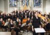 Der MHH Chor gemeinsam mit dem Barockorchester la festa musicale in der Gartenkirche.