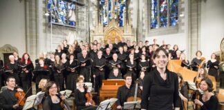 Der MHH Chor gemeinsam mit dem Barockorchester la festa musicale in der Gartenkirche.