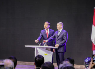 Traditioneller Eröffnungsrundgang auf der HANNOVER MESSE 2023 Eröffnungsrundgang Hannover Messe 2023-Olaf Scholz/Joko Widodo