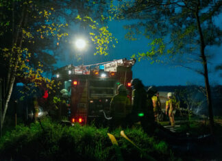 Feuerwehr Kaltenweide übt Moorbrandbekämpfung Was, wenn das Moor brennt? Feuerwehr Kaltenweide übt Moorbrandbekämpfung.