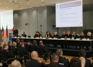 Gemeinsam für Frieden – Deine FEUERWEHR! Delegiertenversammlung im großen Sitzungssaal des Haus der Region Hannover