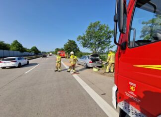 Kollision bei Auffahrt auf die A352 Feuerwehreinsatz auf A352