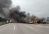 Ein mit Lebensmitteln und Supermarktwaren beladener LKW geriet am frühen Dienstagmorgen auf der A7 bei Mellendorf in Brand.